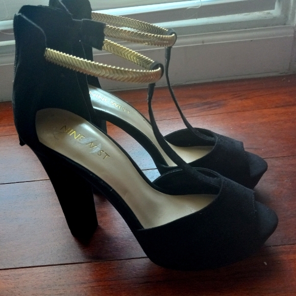 Nine West Shoes Nine West Black And Gold Heels Poshmark
